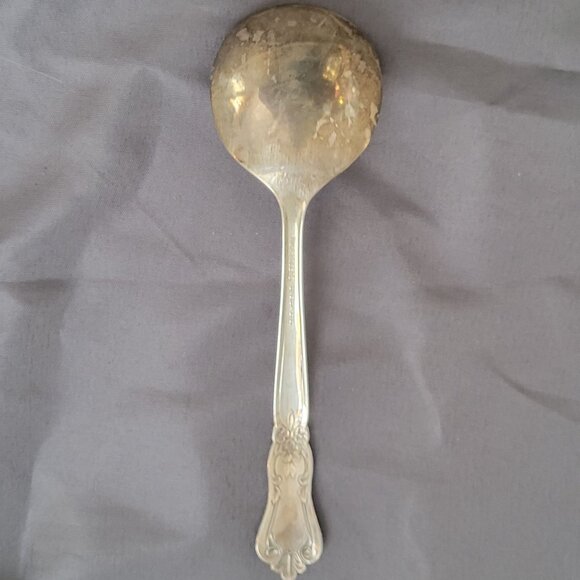 Vintage Wm. Rogers Oneida Ltd. Silver Plated Floral Serving Spoon - Picture 4 of 5